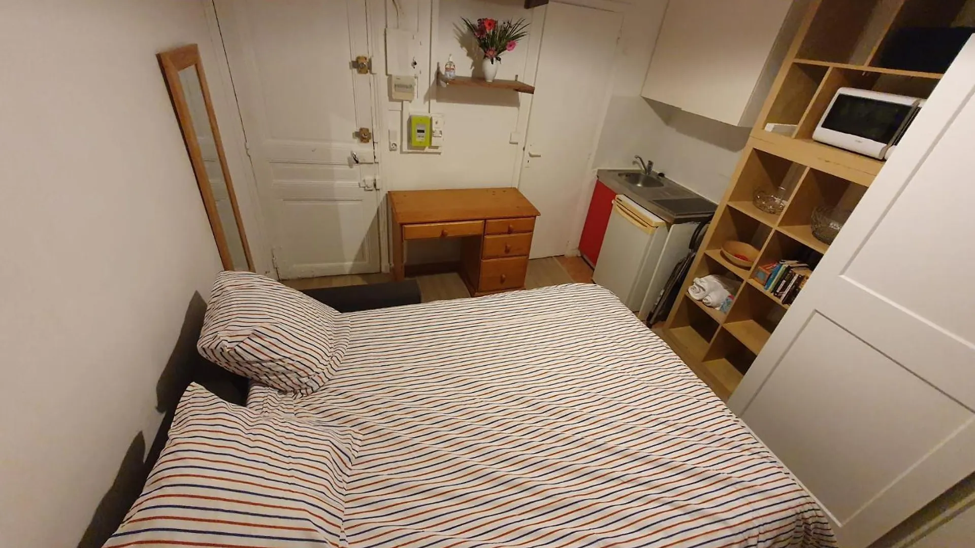 Paris, Porte De Versailles, Meuble Furnished Flat *